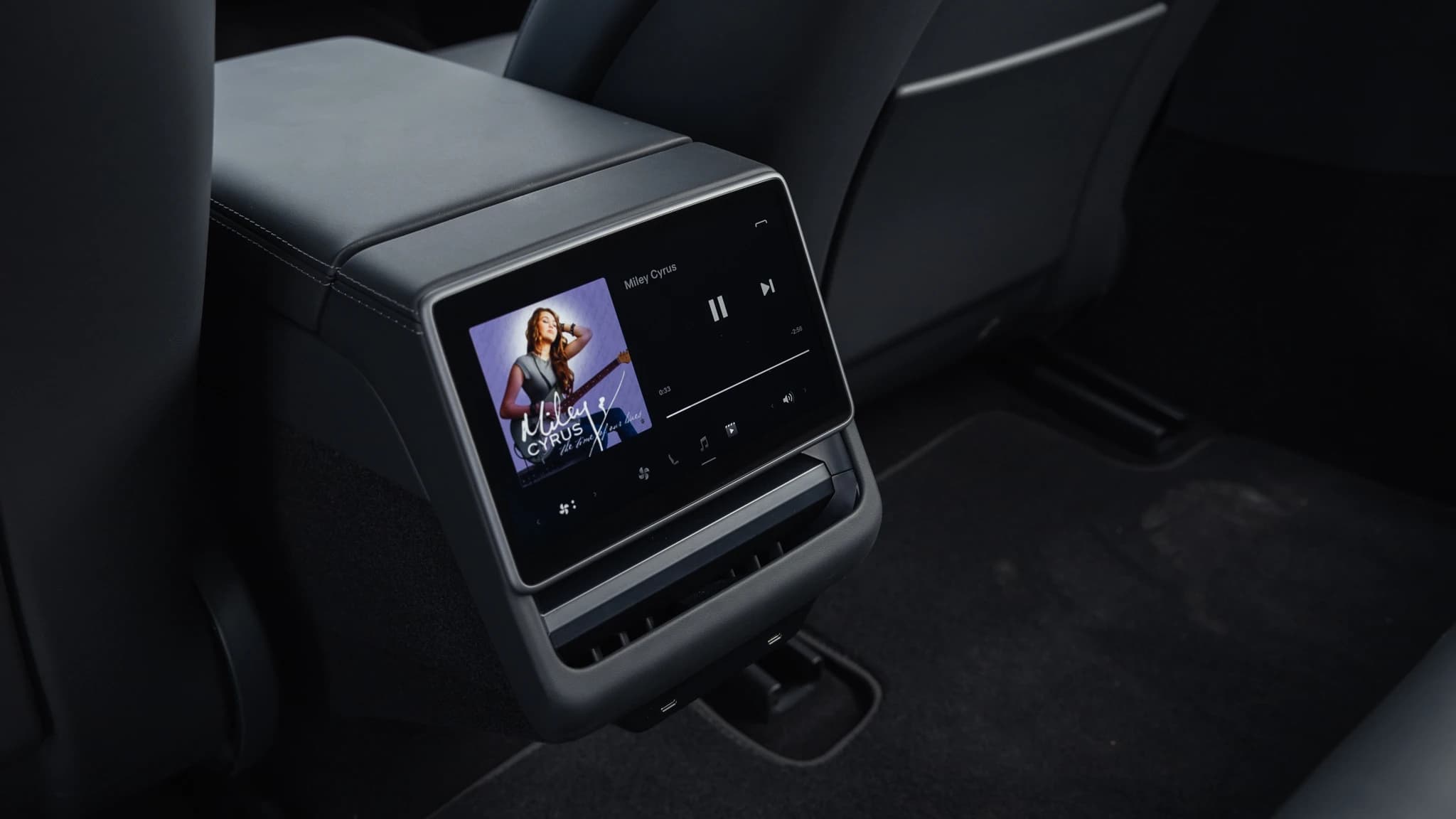 Écran de divertissement Tesla