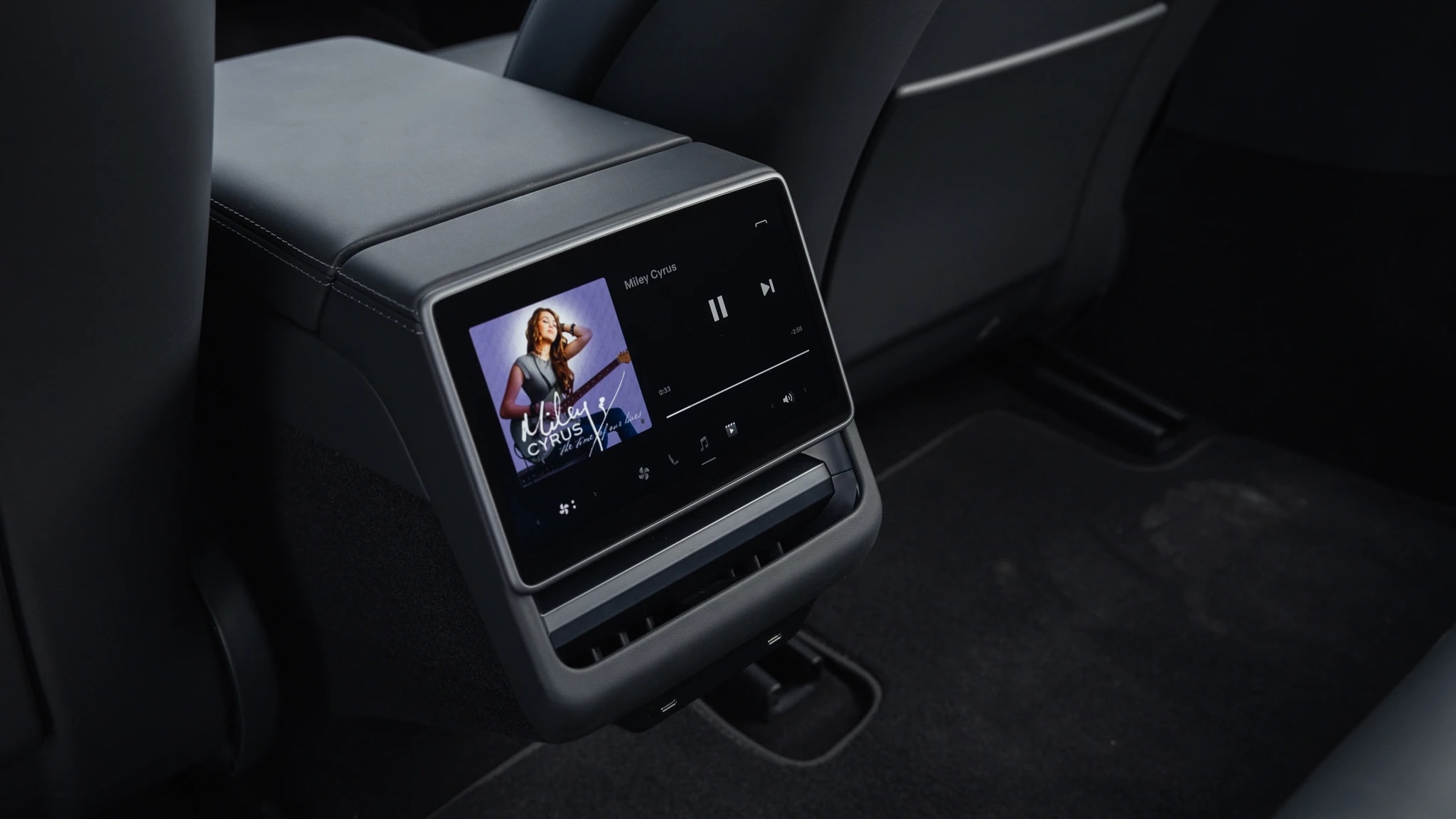 Écran de divertissement Tesla